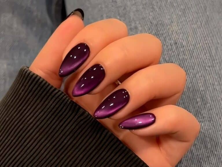 KQueenest purple cat eye nails
almond shape press-on set with
light-shifting magnetic finish